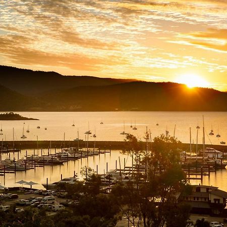 Sunlit Waters Studio Apartments Airlie Beach Dış mekan fotoğraf