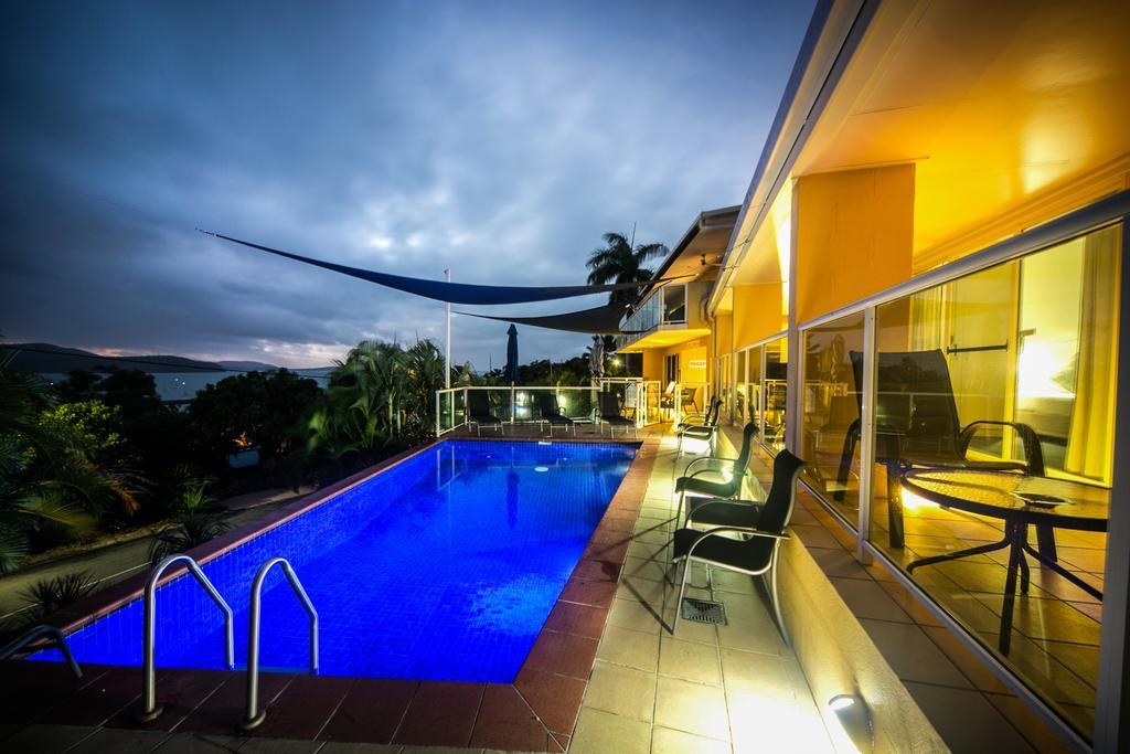 Sunlit Waters Studio Apartments Airlie Beach Dış mekan fotoğraf