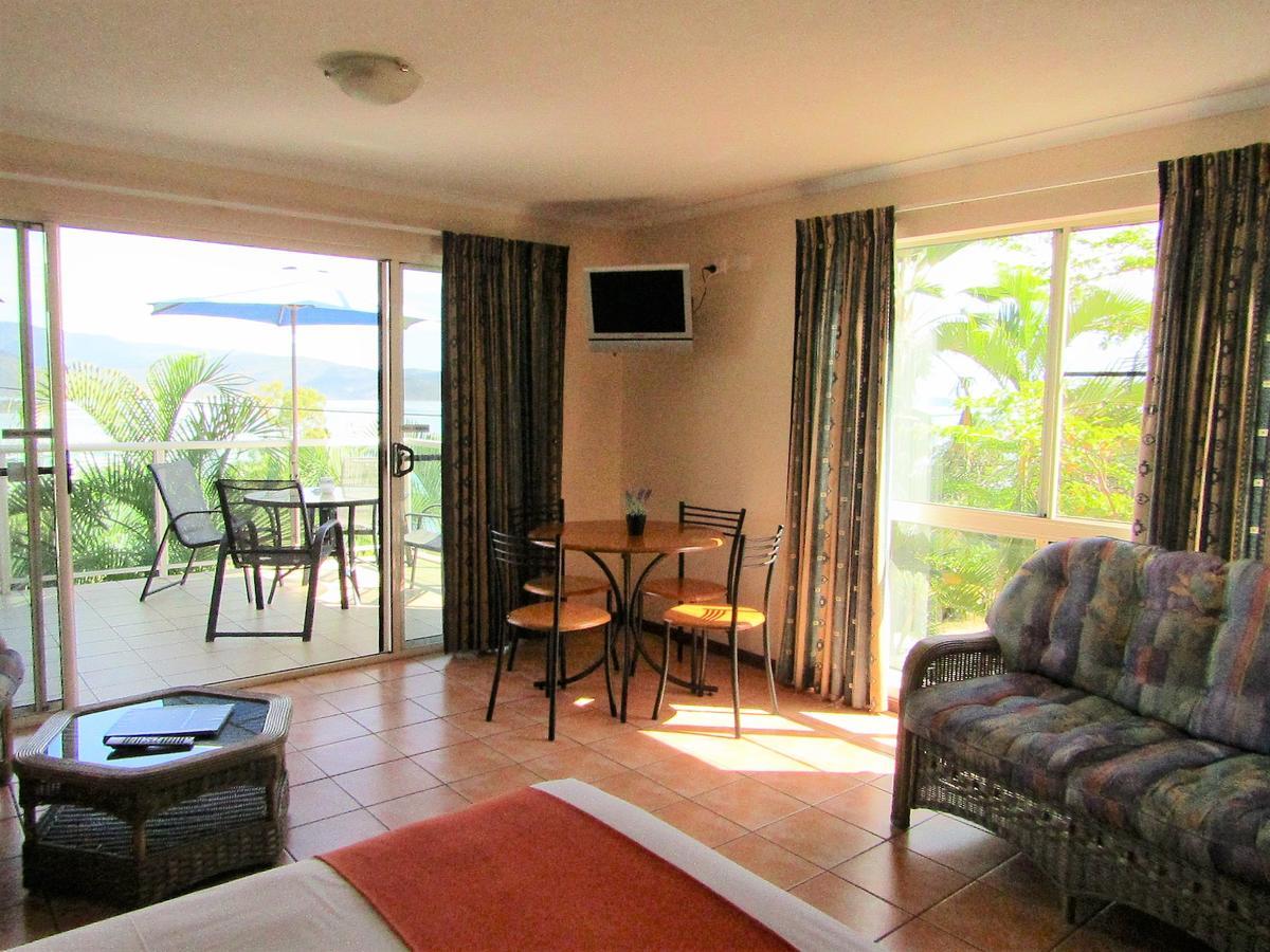 Sunlit Waters Studio Apartments Airlie Beach Dış mekan fotoğraf