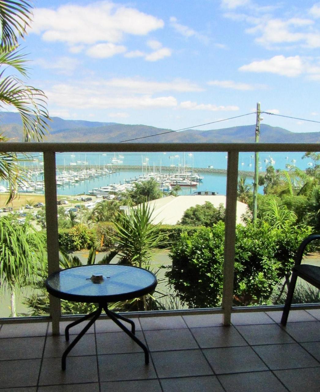 Sunlit Waters Studio Apartments Airlie Beach Dış mekan fotoğraf