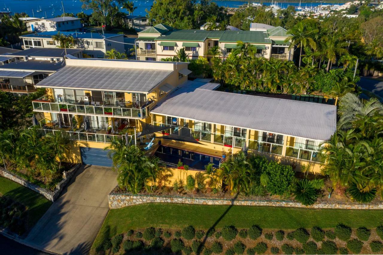 Sunlit Waters Studio Apartments Airlie Beach Dış mekan fotoğraf