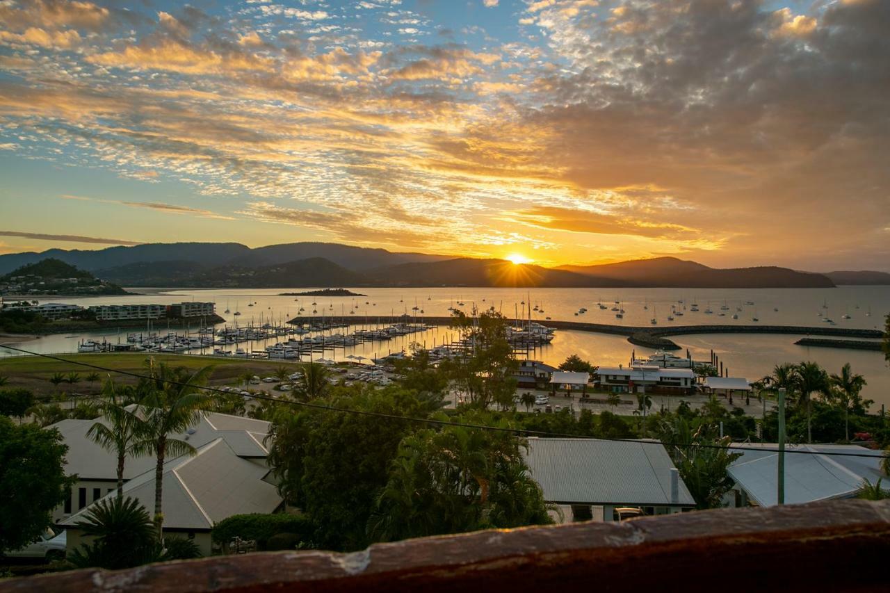 Sunlit Waters Studio Apartments Airlie Beach Dış mekan fotoğraf